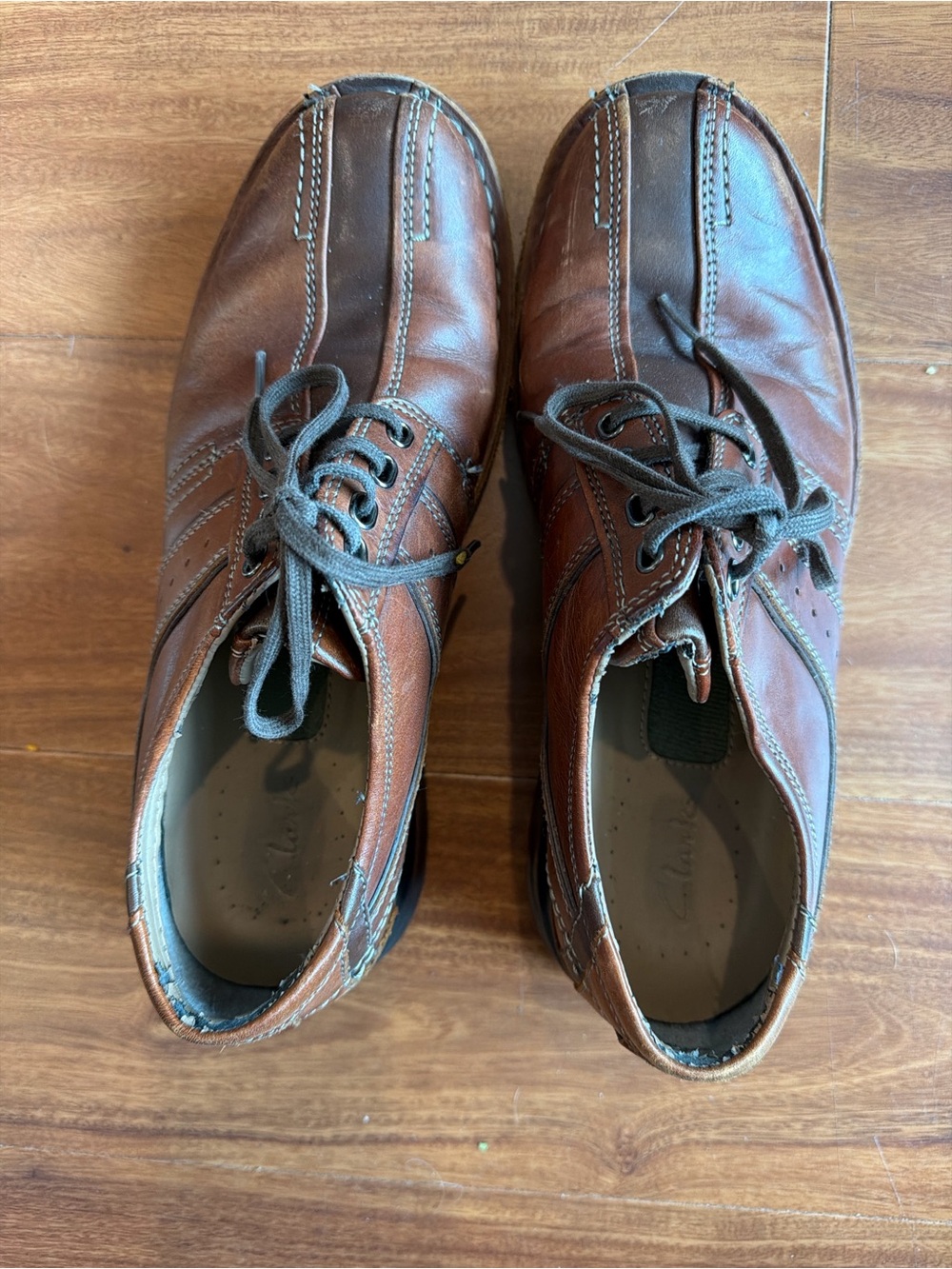 Clarks Men's Brown Leather Lace-Up Oxfords